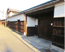 木綿問屋長屋門と蔵